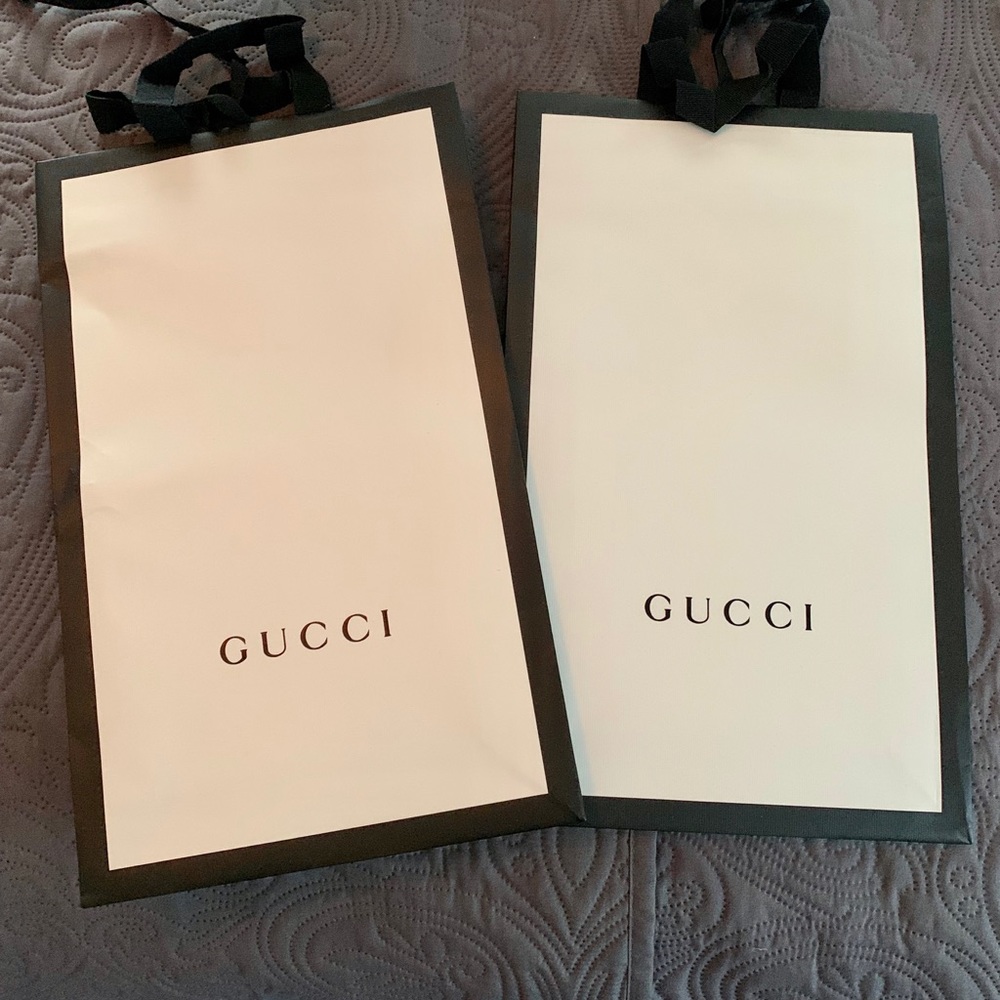 2 G Store shopping bags